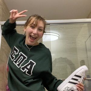 Meet your Posher, Olivia